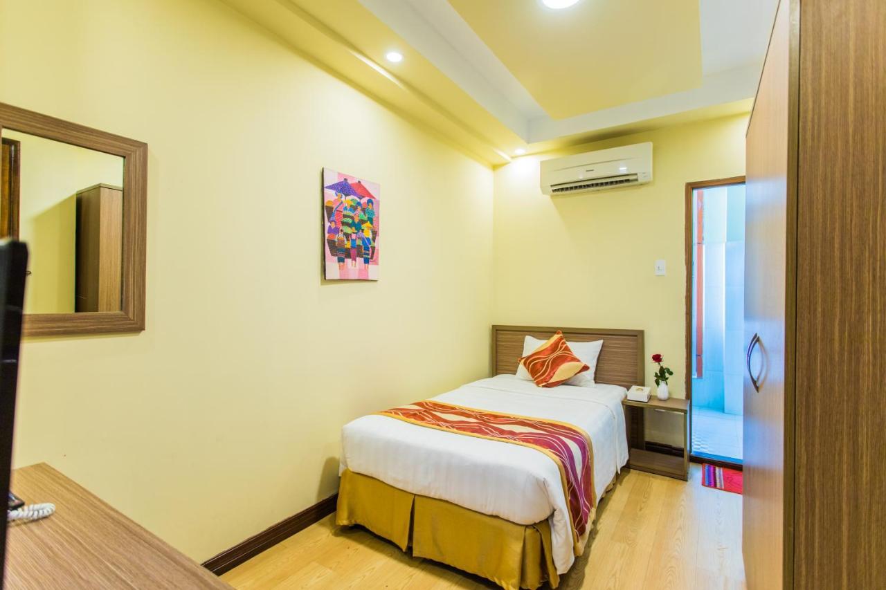 Hotel Golden Gate China Town Yangon
