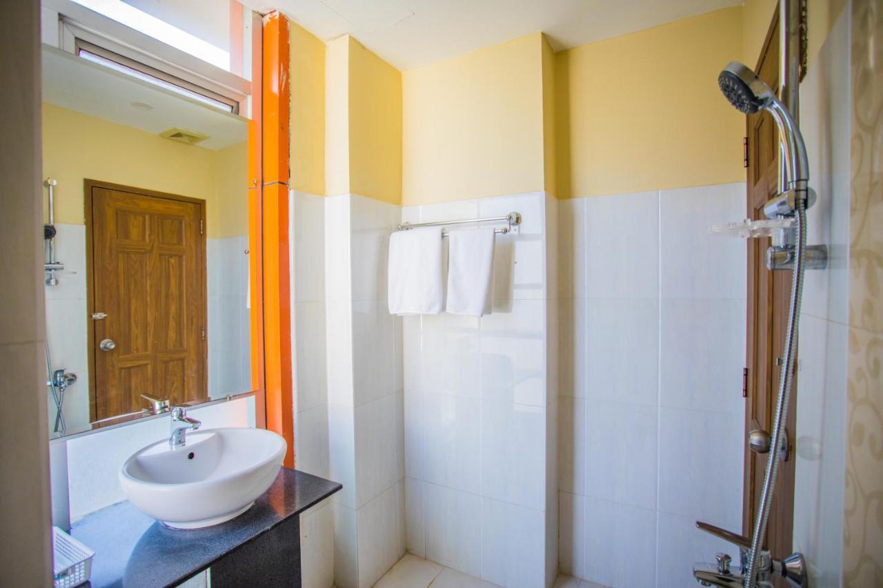 Golden Gate China Town 3* Yangon
